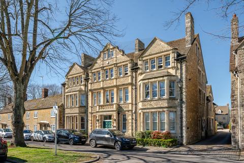 Church Green, Oxfordshire OX28 2 bed apartment for sale