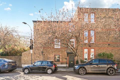 Bowerdean Street, Fulham, London, SW6 3 bed semi