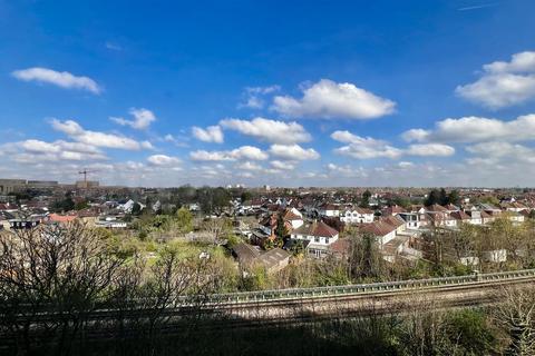 The Blenheim Centre, Hounslow TW3 2 bed apartment for sale