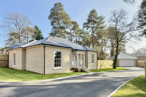 Coppice Mews, Ashley Heath, BH24 3 bed bungalow for sale