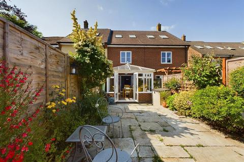 Portchester, Fareham PO16 3 bed terraced house for sale