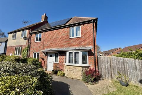 Cecil Place, Poole BH16 3 bed semi