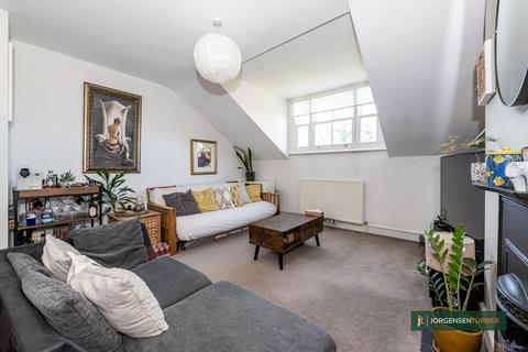 Lime Grove W12, Shepherds Bush, London 2 bed flat for sale