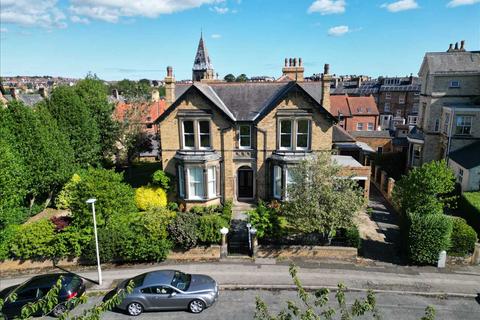Oriel Crescent, Scarborough 3 bed apartment for sale
