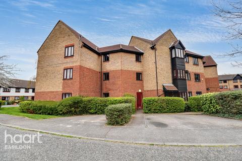 Copperfields, Basildon 2 bed apartment for sale