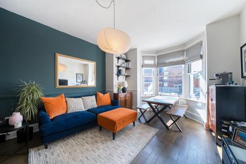 Hopton Road, London, SW16 2 bed flat for sale