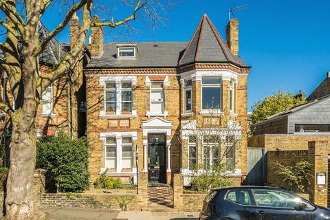 Claremont Road, Twickenham TW1 1 bed flat for sale