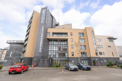 London Road, Glasgow, G1 2 bed flat for sale