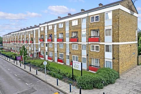 Candy Street, Bow 3 bed duplex for sale