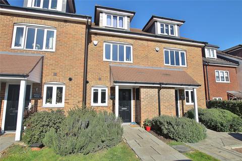 Onslow Place, Woking GU24 3 bed terraced house for sale