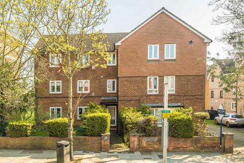 Waldegrave Road, Teddington TW11 3 bed flat for sale