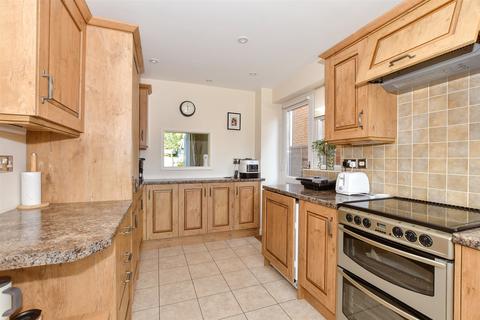Summerlands, Cranleigh GU6 4 bed detached house for sale