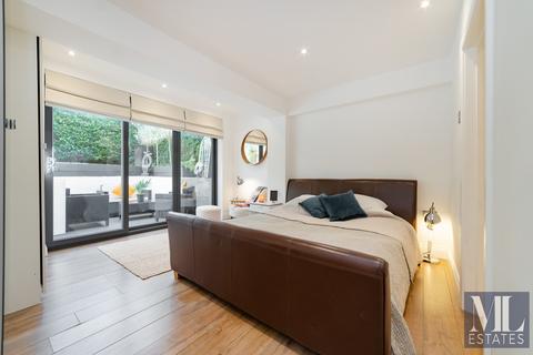 Hemstal Road, London NW6 2 bed flat for sale