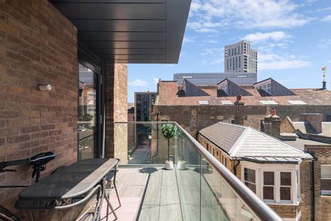 Drapers Yard, London 2 bed flat for sale