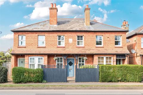 High Street, Ripley, Surrey, GU23 3 bed terraced house for sale