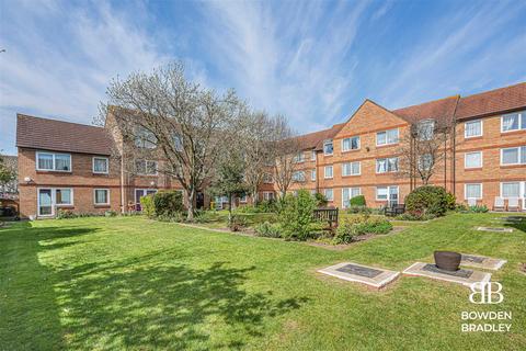 Beehive Lane, Ilford 1 bed flat for sale