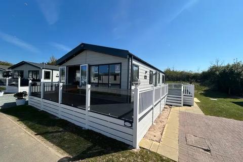 Birchington Vale, Birchington, CT7 2 bed park home for sale