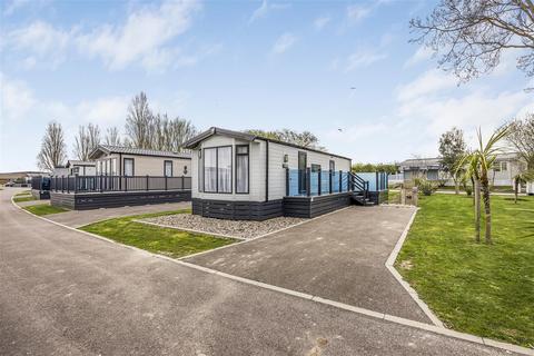Havant Road, Hayling Island PO11 2 bed property for sale