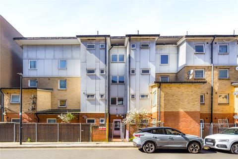 Glasshouse Fields, London, E1W 3 bed flat for sale
