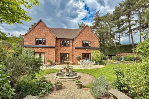 Castlewood Ringwood, Hampshire, BH24 5 bed detached house for sale