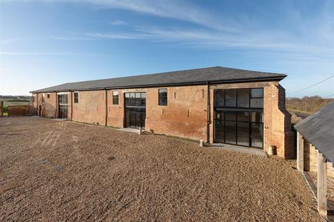 Frognal Farm Barns, Teynham 4 bed end of terrace house for sale