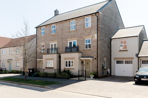 4 bedroom semi-detached house for sale