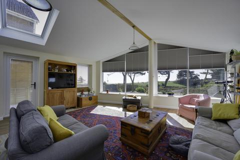 The Pines, Suffolk IP11 3 bed detached house for sale