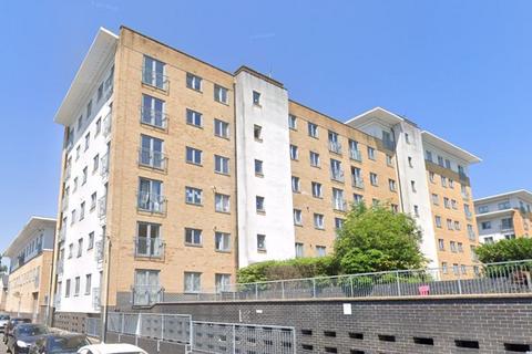 Waxlow Way, Northolt 2 bed apartment for sale