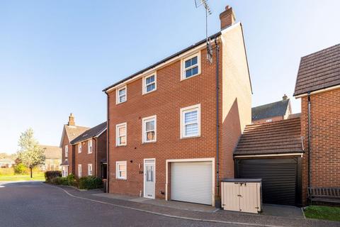 Fairface Way, Woburn Sands, Milton... 5 bed link detached house for sale