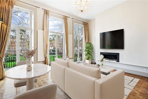 Nevern Square, Earl's Court, London, SW5 2 bed flat for sale