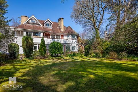 East Avenue, Talbot Woods, BH3 2 bed apartment for sale