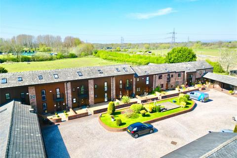 Ackers Barn Courtyard, Manchester M31 3 bed terraced house for sale