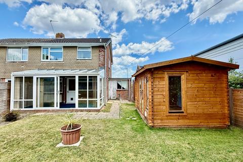 Hightown Gardens, Ringwood, BH24 3 bed semi