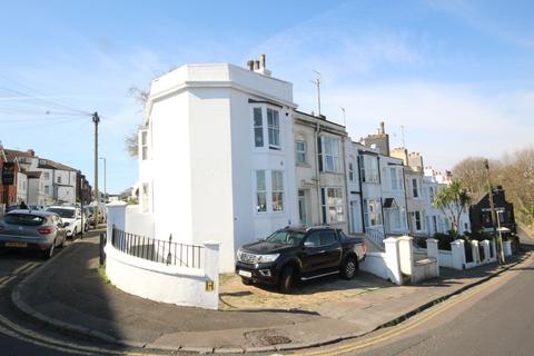 HOWARD PLACE, BRIGHTON 2 bed flat for sale