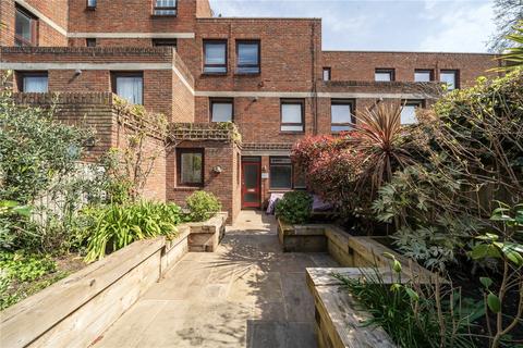 Colet Gardens, London W14 2 bed flat for sale