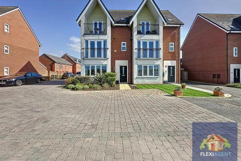 Maplebeck Drive, Southport PR8 3 bed townhouse for sale
