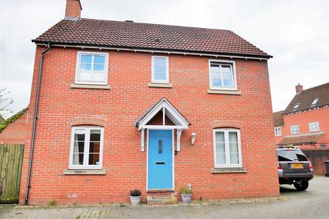 Grayling Close, Calne 3 bed detached house for sale
