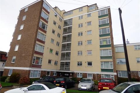 Grand Drive, Leigh on sea, Leigh on sea, 2 bed apartment for sale