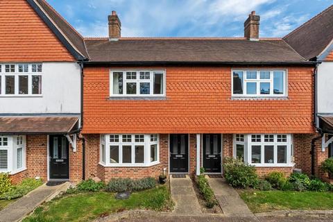 THE POUND, WESTCOTT RH4 3 bed house for sale