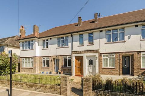 Fieldview, London SW18 3 bed flat for sale