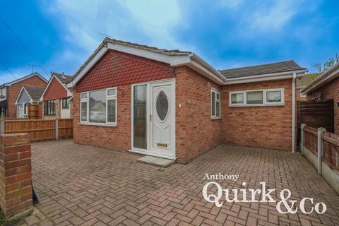 Dovercliff Road Canvey Island, Canvey... 2 bed detached bungalow for sale