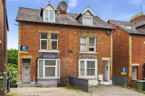 Bath Road, Stroud, Gloucestershire, GL5 5 bed semi