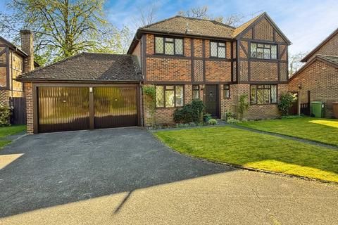 Broadhurst, Farnborough, Hampshire 4 bed detached house for sale