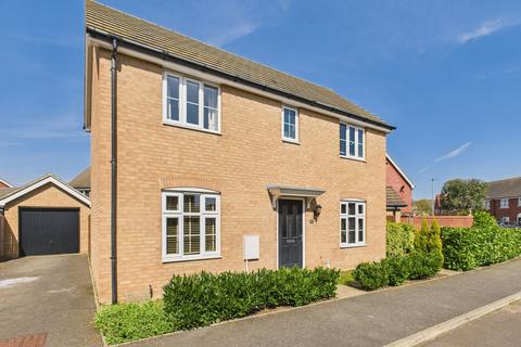 Binyon Close, Stowmarket IP14 3 bed detached house for sale