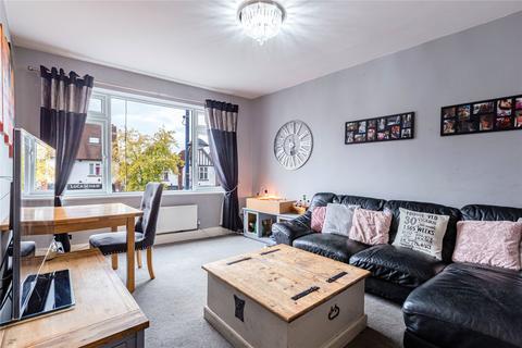 Station Road, Addlestone KT15 2 bed flat for sale