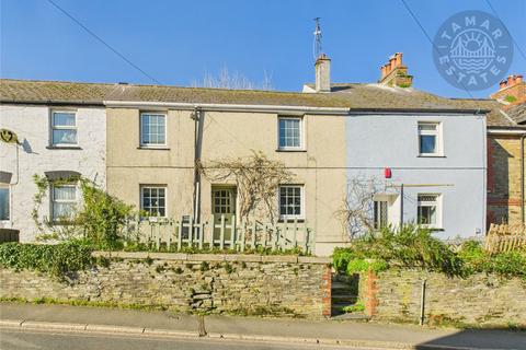GENEROUS GARDEN. TOWN CENTRE... 4 bed terraced house for sale