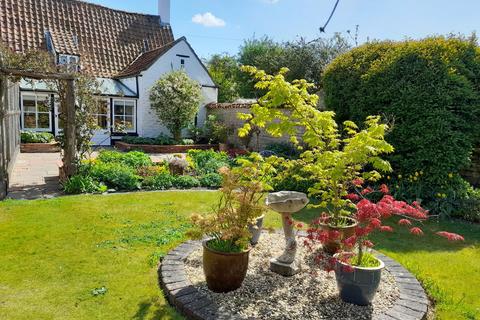 Rose Cottage, Corby Road, Swayfield 4 bed detached house for sale