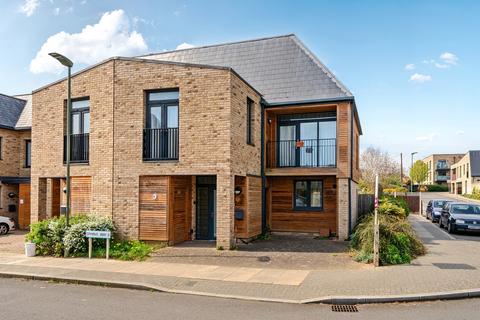 Sphinx Way, Barnet, EN5 3 bed semi