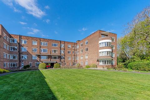 Meadowside, East Twickenham 2 bed apartment for sale