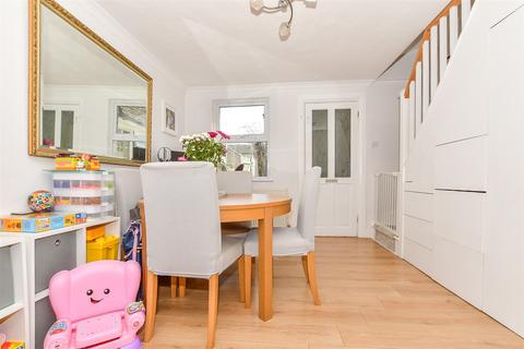Commercial Road, Paddock Wood... 3 bed semi